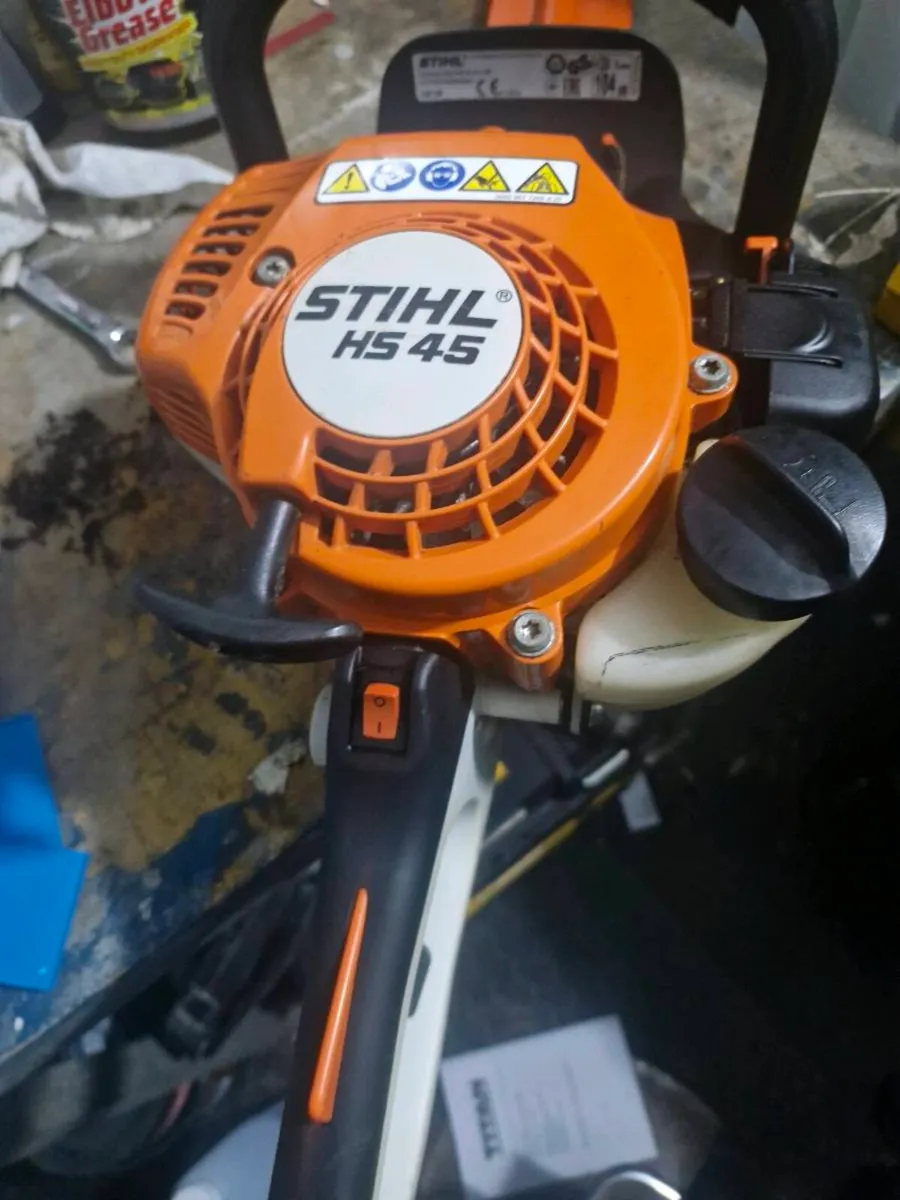 Hedge trimmer - Image 1