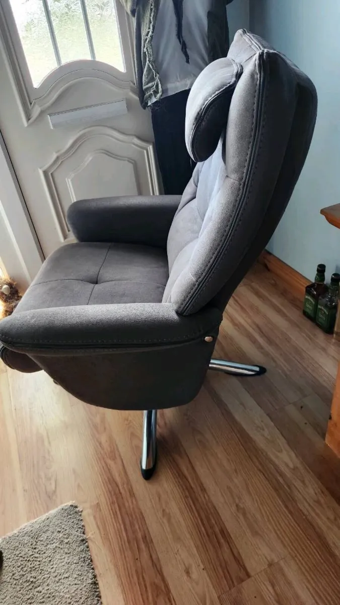 Reclining Chair - Image 3