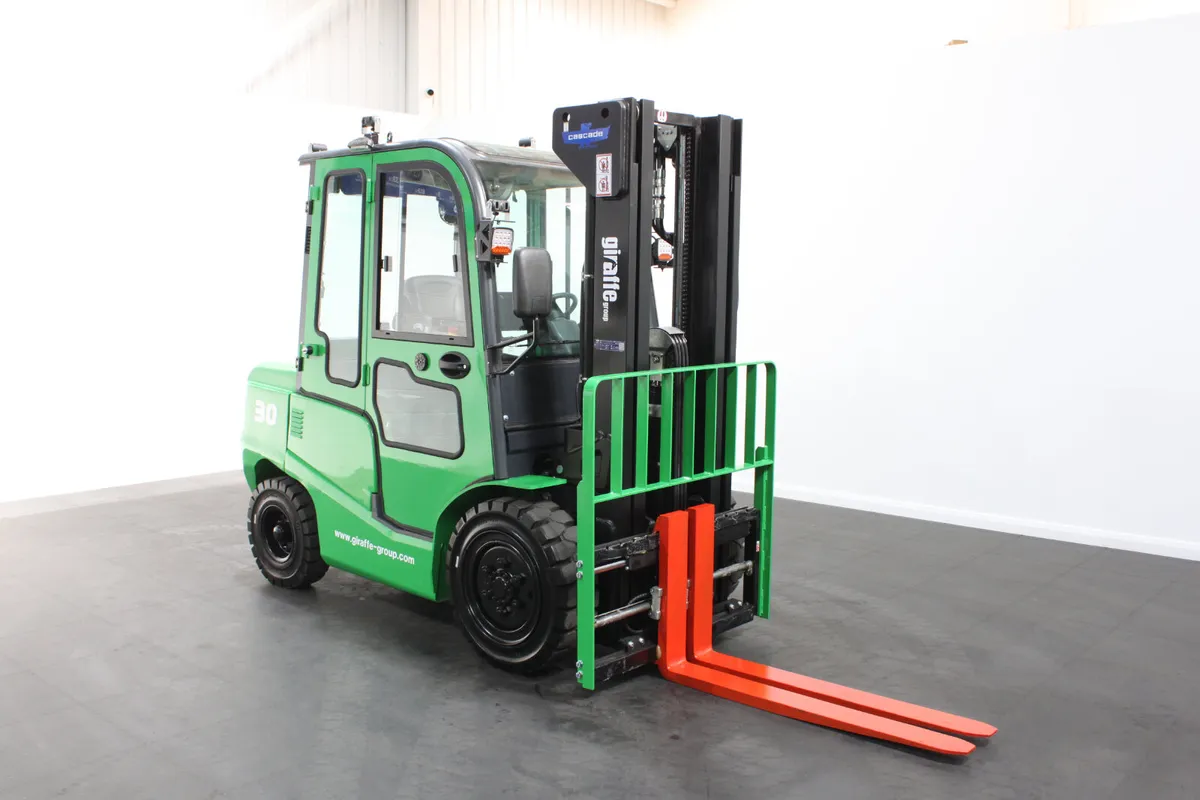 giraffe FD30 Premium Plus ADV Diesel Forklift - Image 1