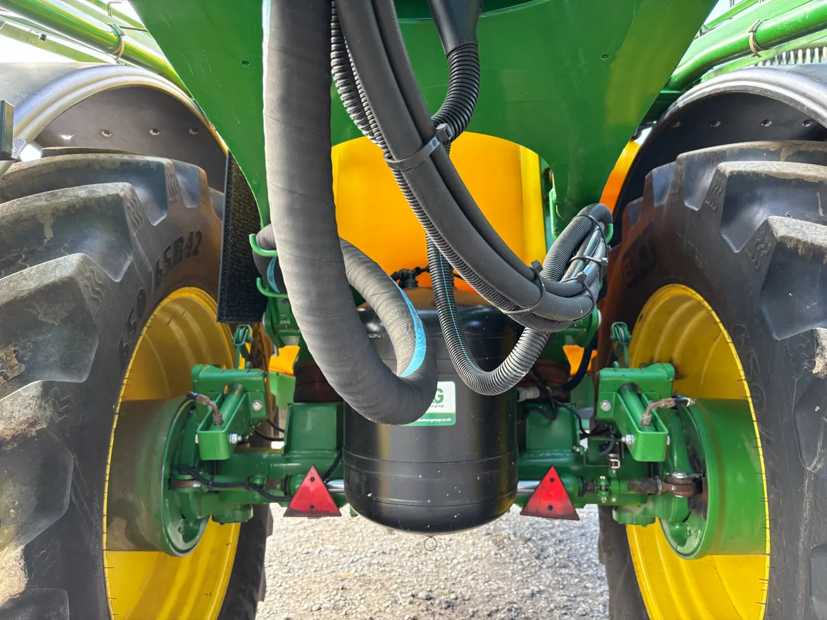 John Deere M952i  Trailed Sprayer - Image 4