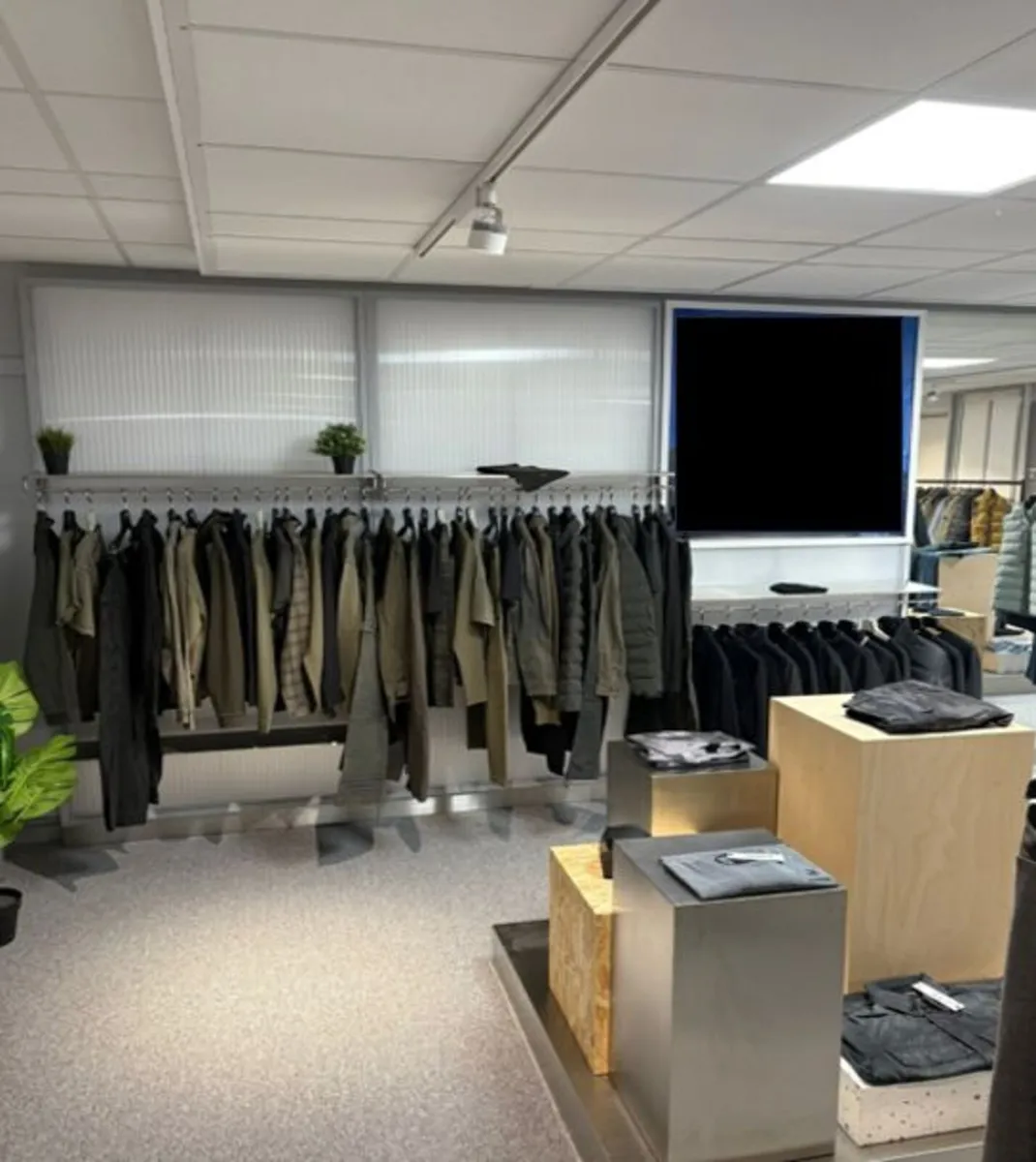 Showroom/Shop fixtures - Image 2