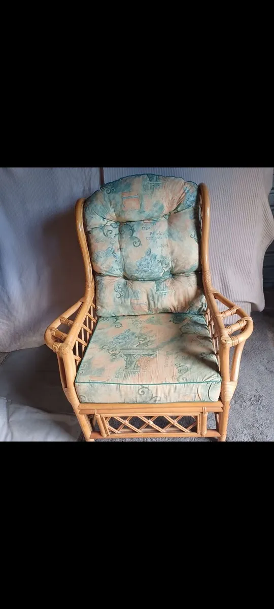 Wicker chairs - Image 4