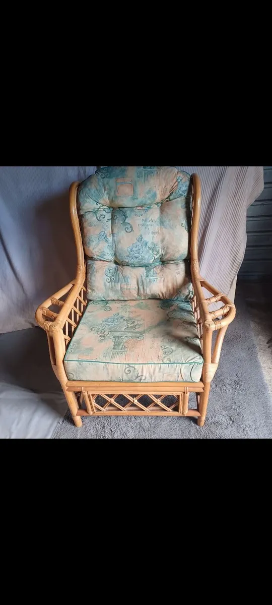 Wicker chairs - Image 3