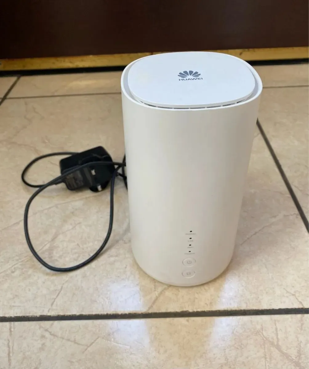 Huawei B528s-23a Wifi 4G Router - Image 1