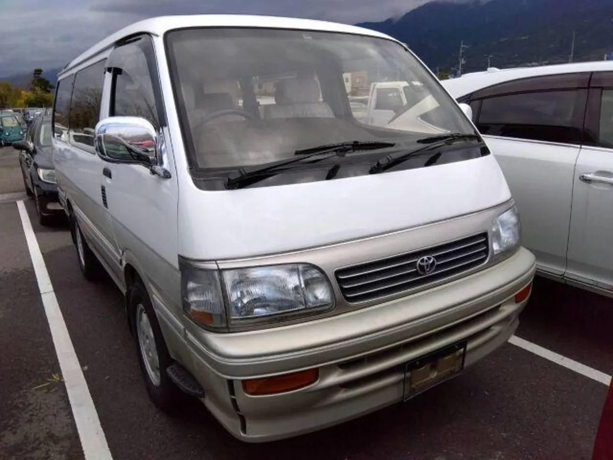 Toyota Hiace Camper 3.0 Diesel 8 seats - Image 1
