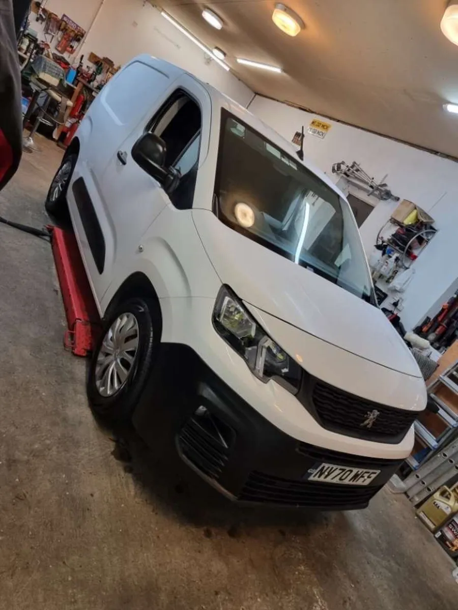 2021 Peugeot partner professional model - Image 1