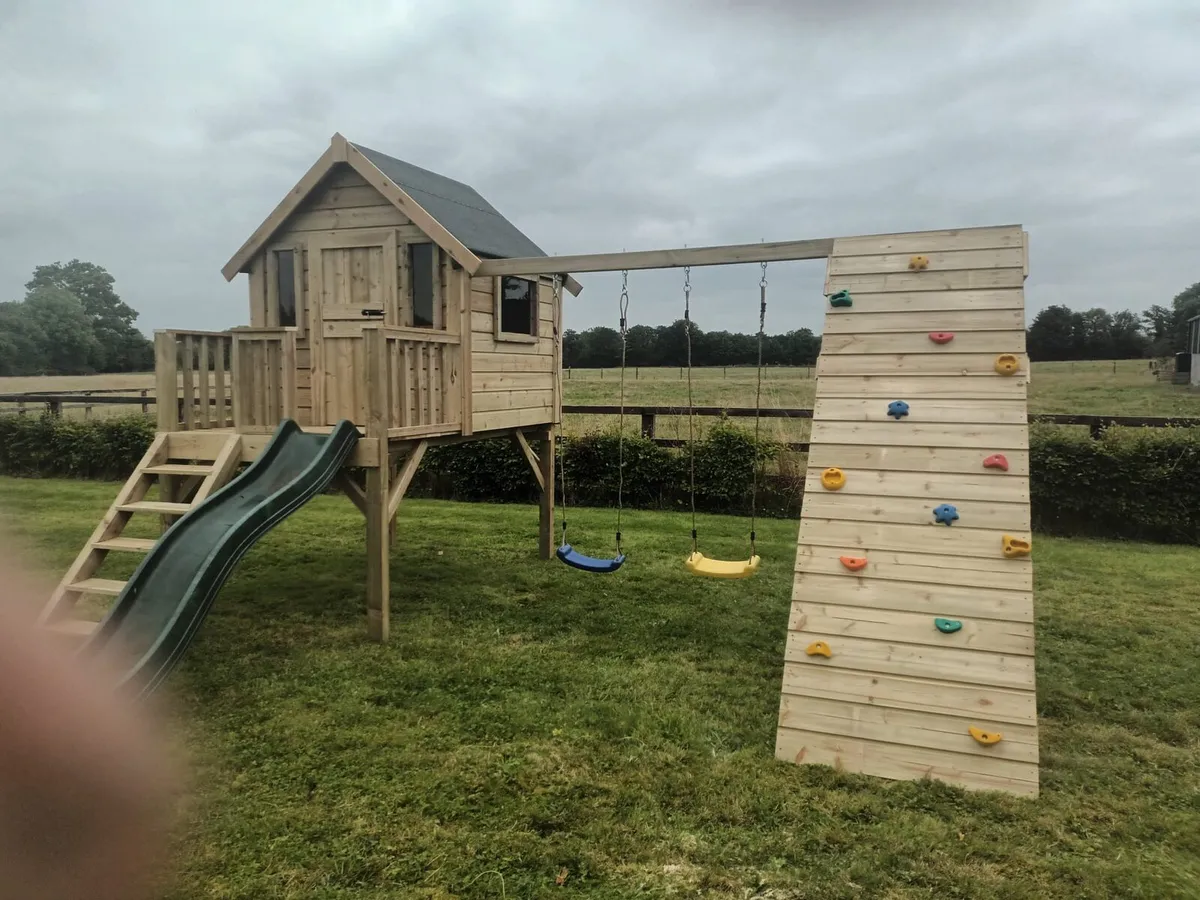 Climbing frames and playhouses - Image 2