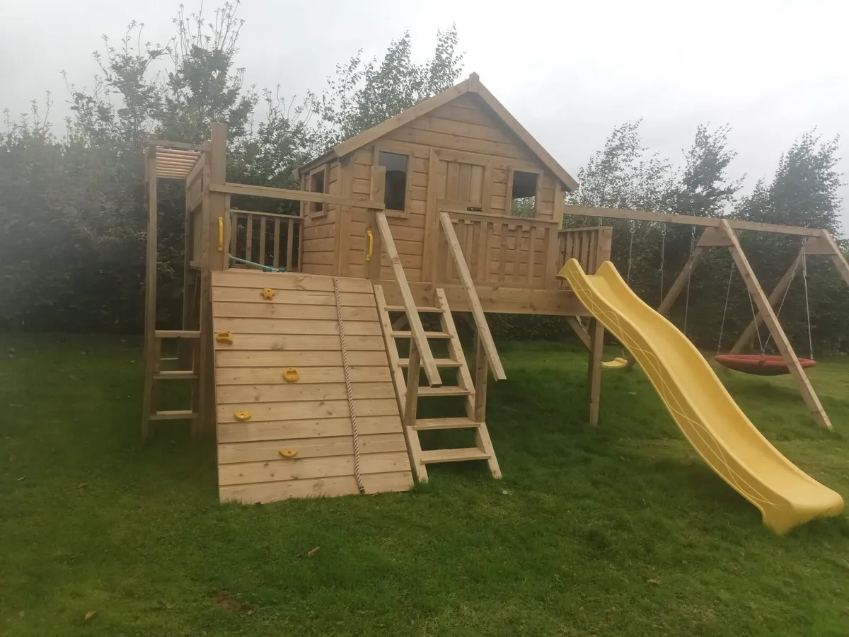 Climbing frames and playhouses - Image 4