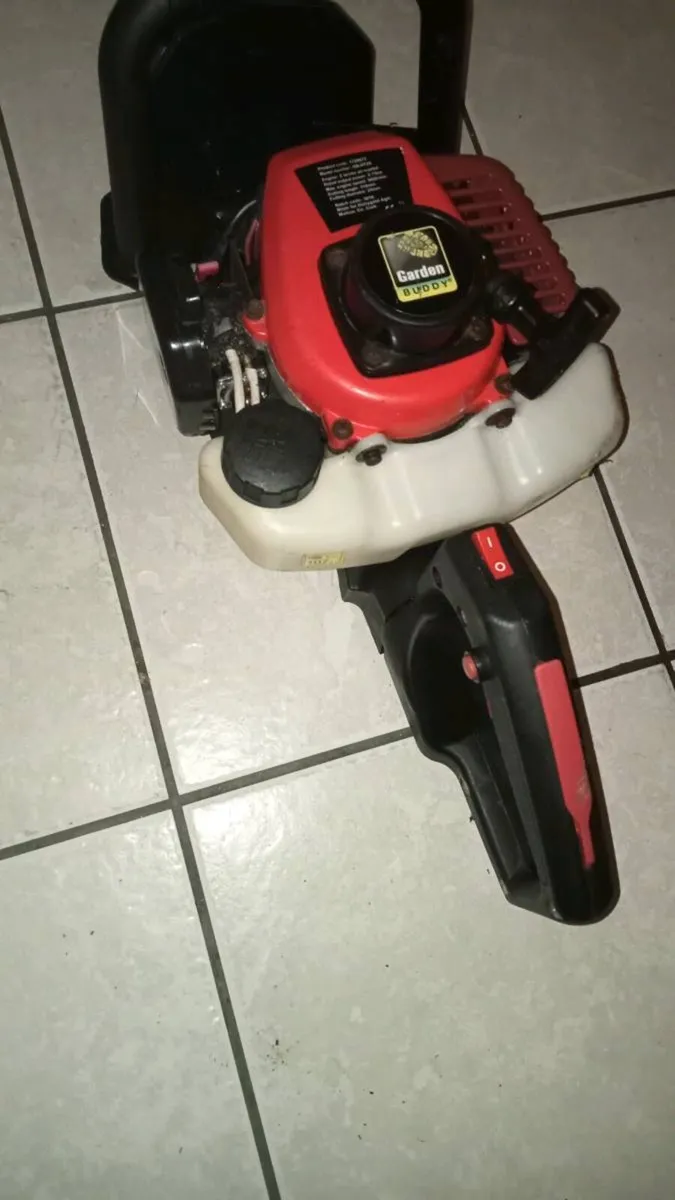 Petrol hedge trimmer - Image 1