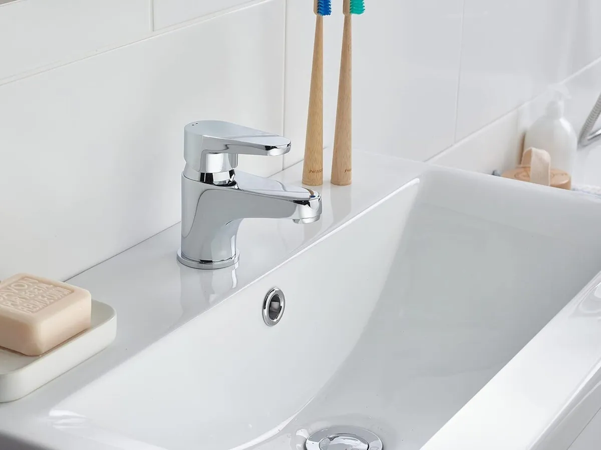 Quest Basin Mixer With Clicker Waste Chrome - Image 4