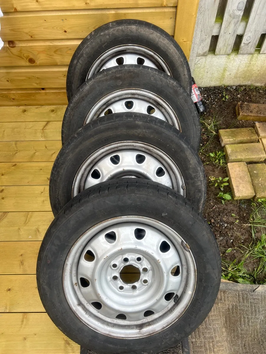 4 RIM WITH TYRES  185/60R15 - Image 1