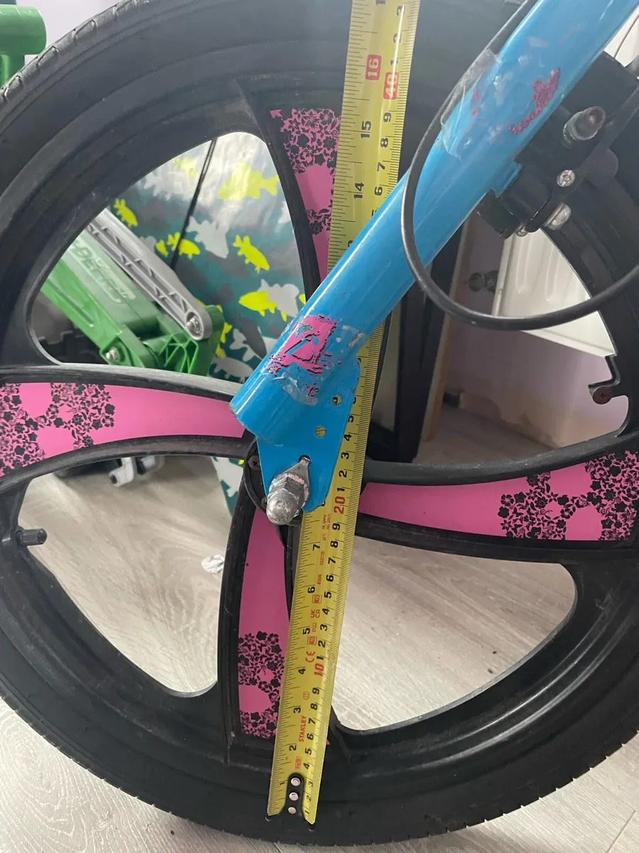 Child’s BMX bike - Image 4