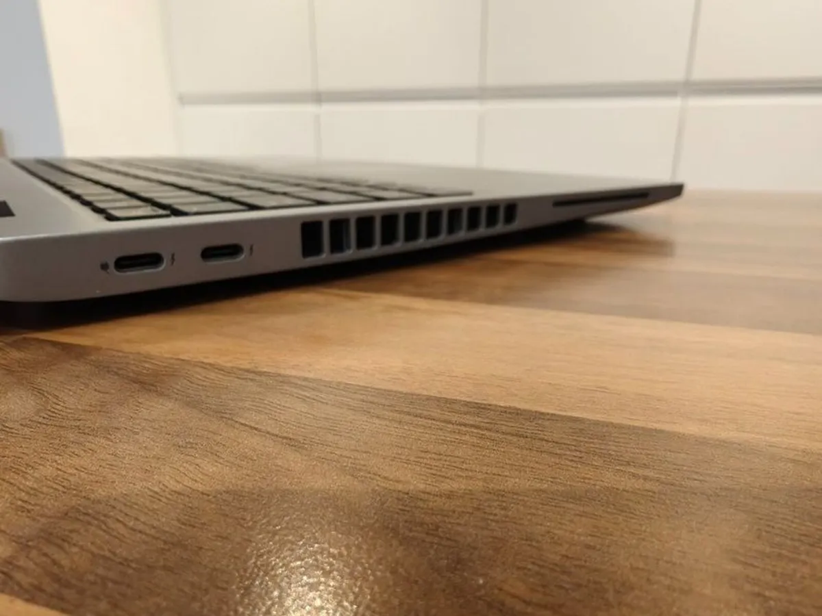 Dell Latitude 5520 Laptop | i7 (11th gen) | 16 GB - Image 4