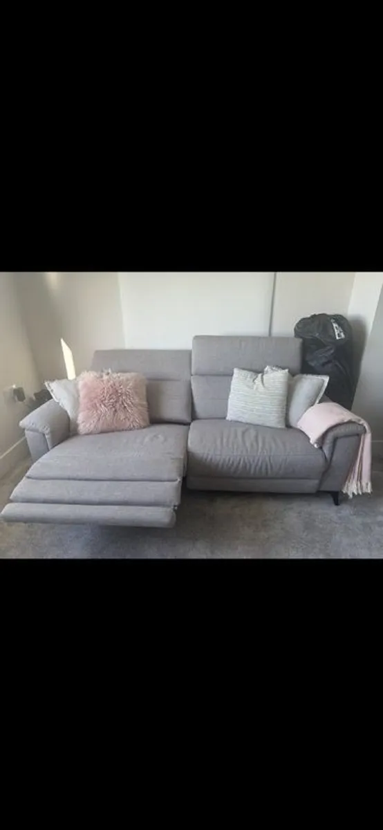 couch - Image 1