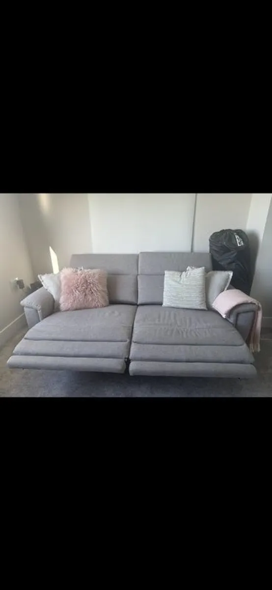 couch - Image 2