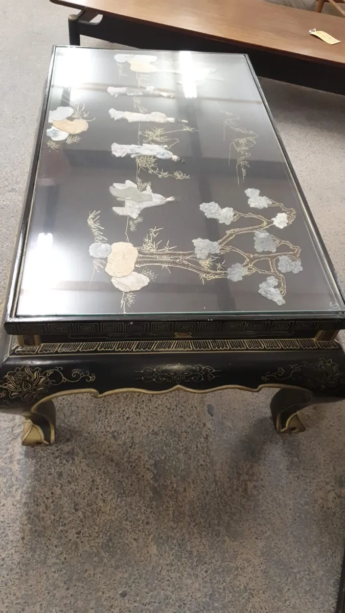 Vintage Chinese coffee table - Image 2