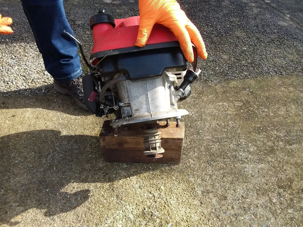 Honda Lawnmower engine - Image 3