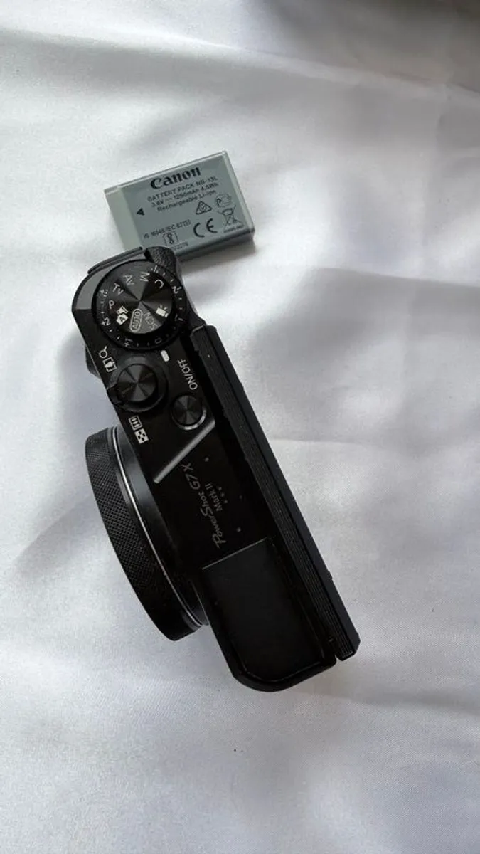 Canon PowerShot G7X  Excellent Condition - Image 2