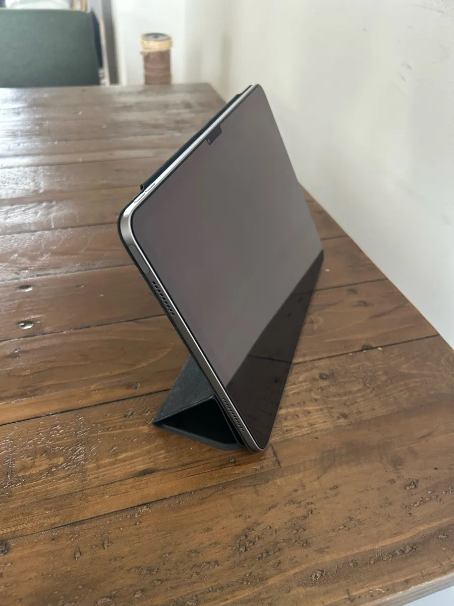 iPad Air M3 11 inch, 128GB, Space Grey, 100% Bat - Image 2