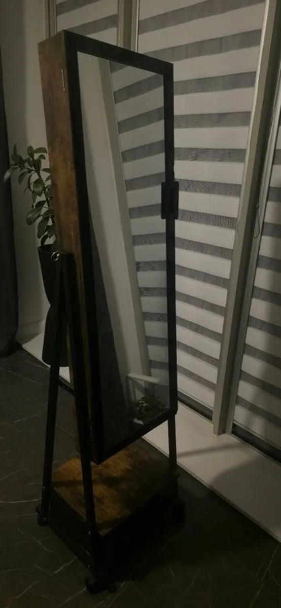 Stand mirror - Image 3