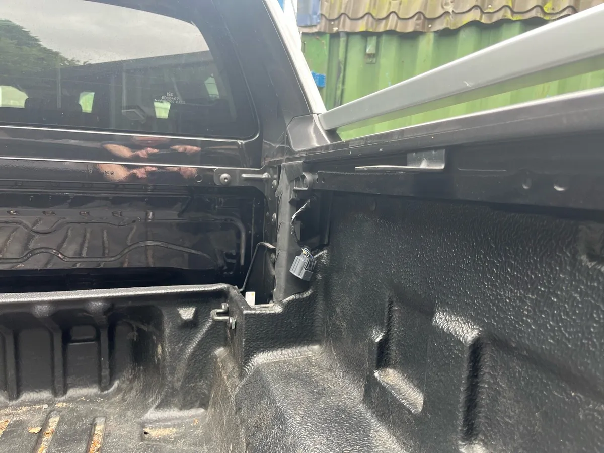 Electric roller shutter and frame 2025 Ford Ranger - Image 3