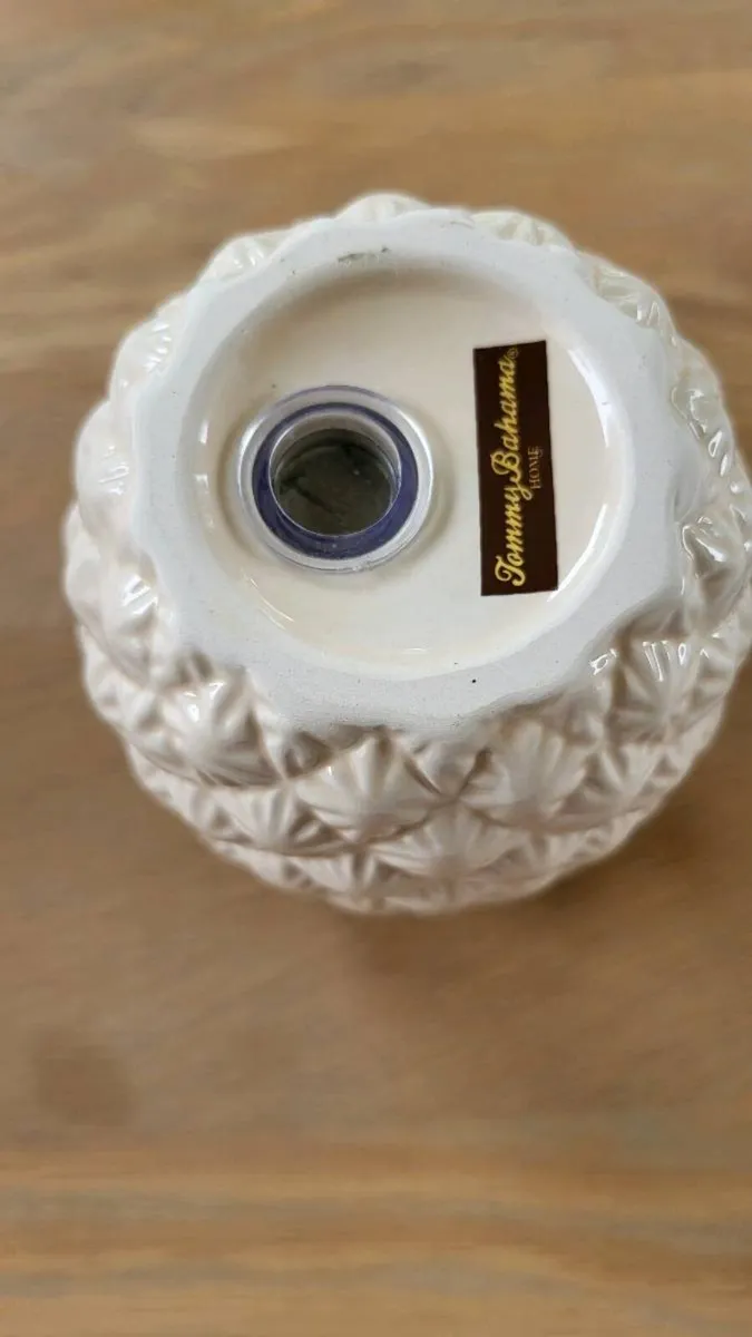 Tommy Bahama toothbrush holder - Image 3