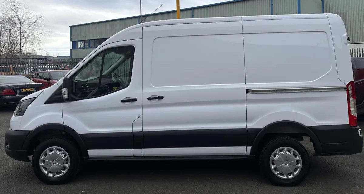 2023 Ford E-Transit Panel Van - Image 4