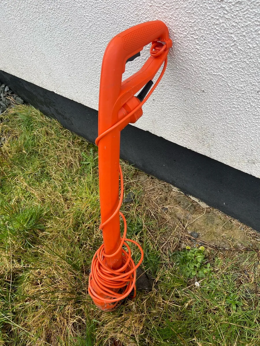 Black and decker electric strimmer - Image 3