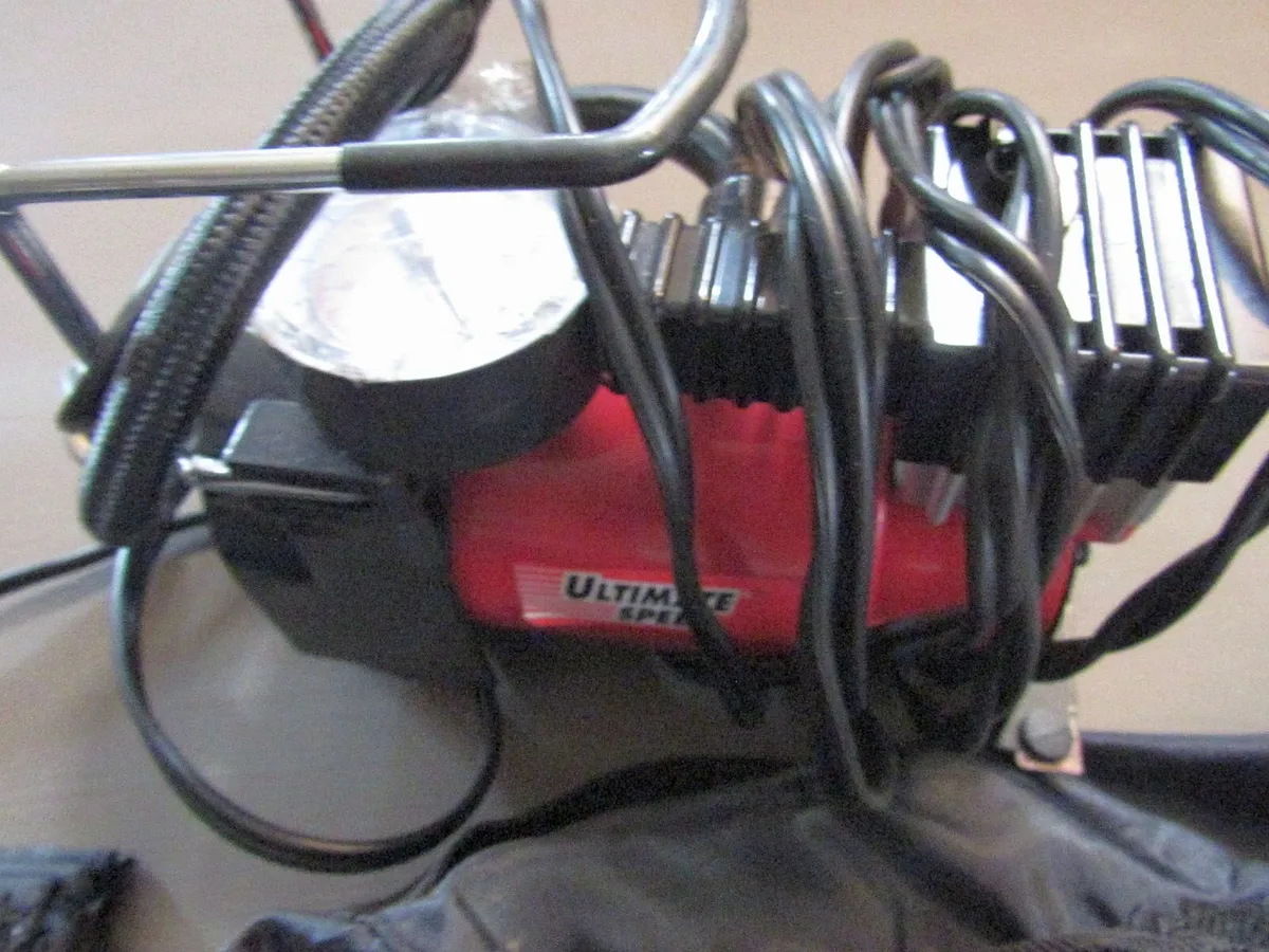 Car Kit (Pump, Jump Leads, Vacuum) PLUS - Image 3