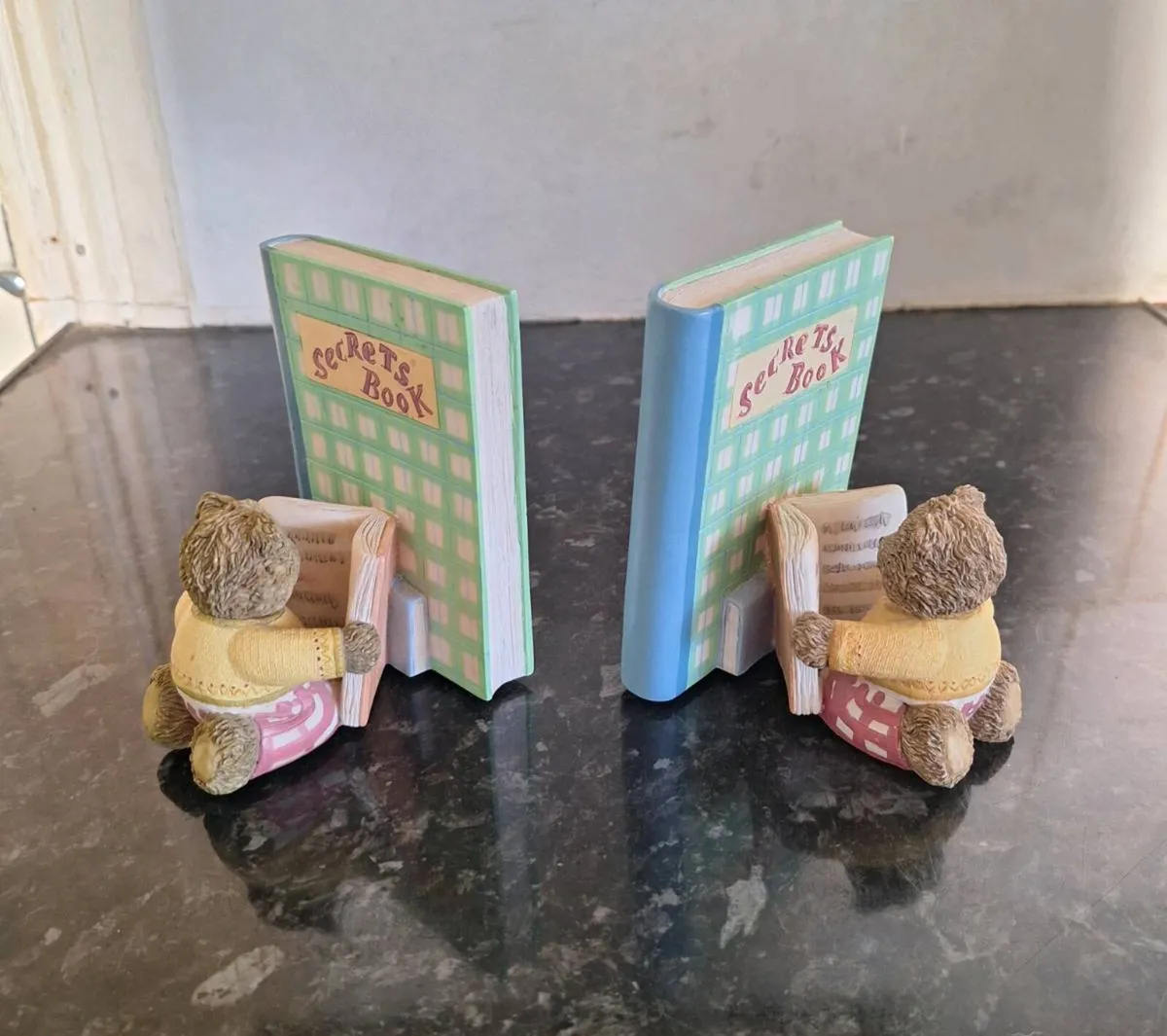 Two lovely childrens bookends - Image 1