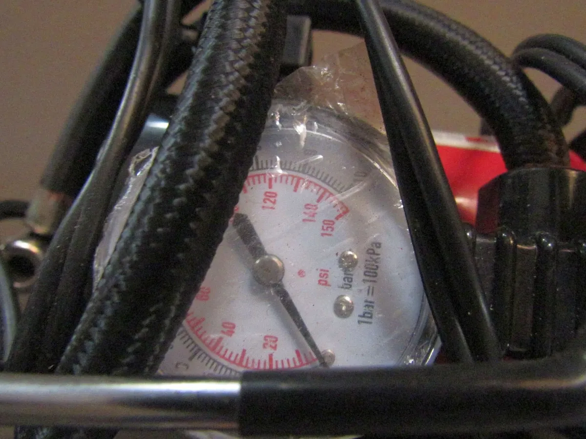 Car Kit (Pump, Jump Leads, Vacuum) PLUS - Image 4