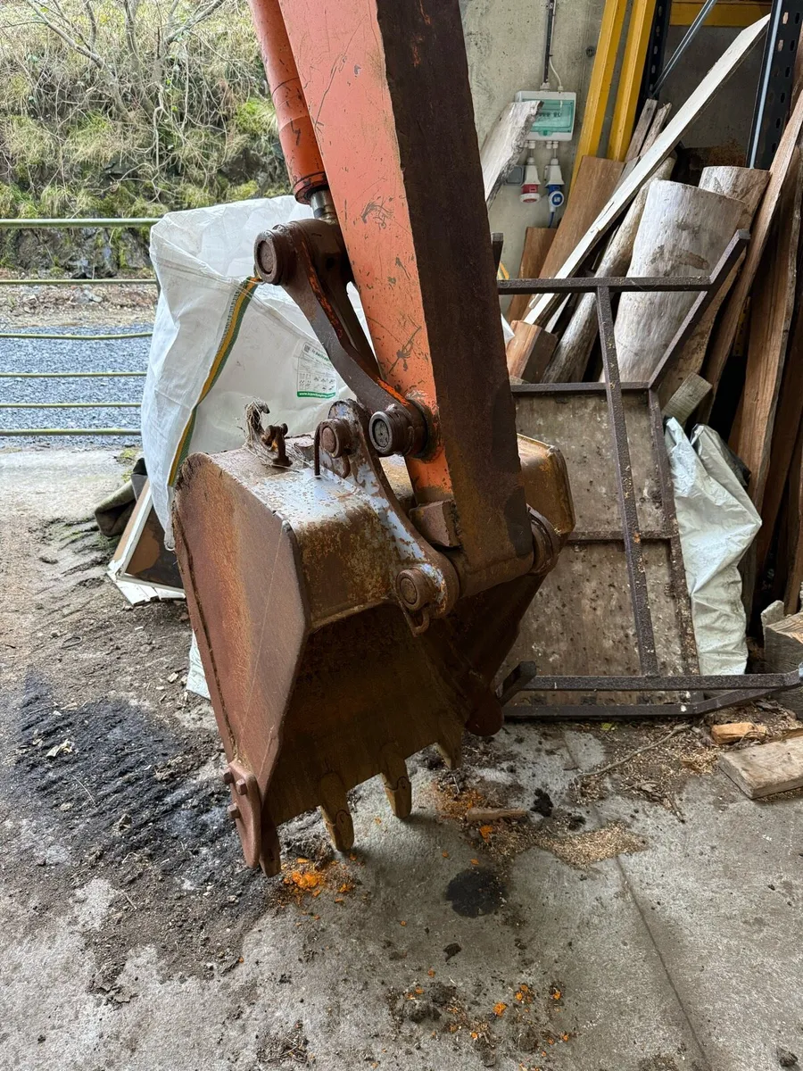 Hitachi 60-1 - Image 1