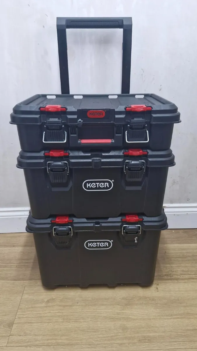 Stack n Roll Keter Tool Store On Wheels - Image 1