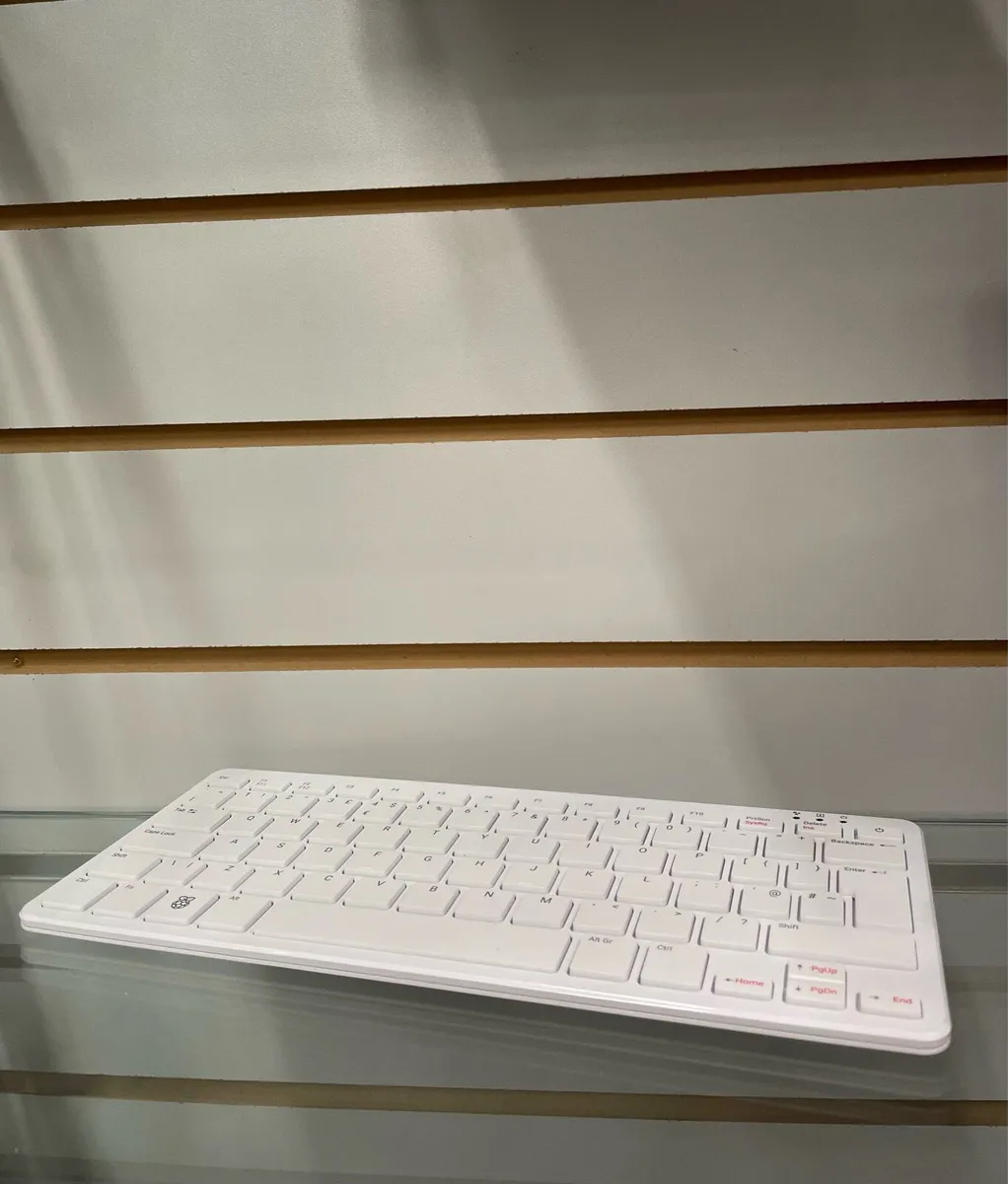 Raspberry Pi 500 - Image 3