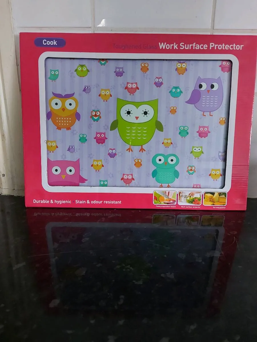 Colourful toughened glass chopping board