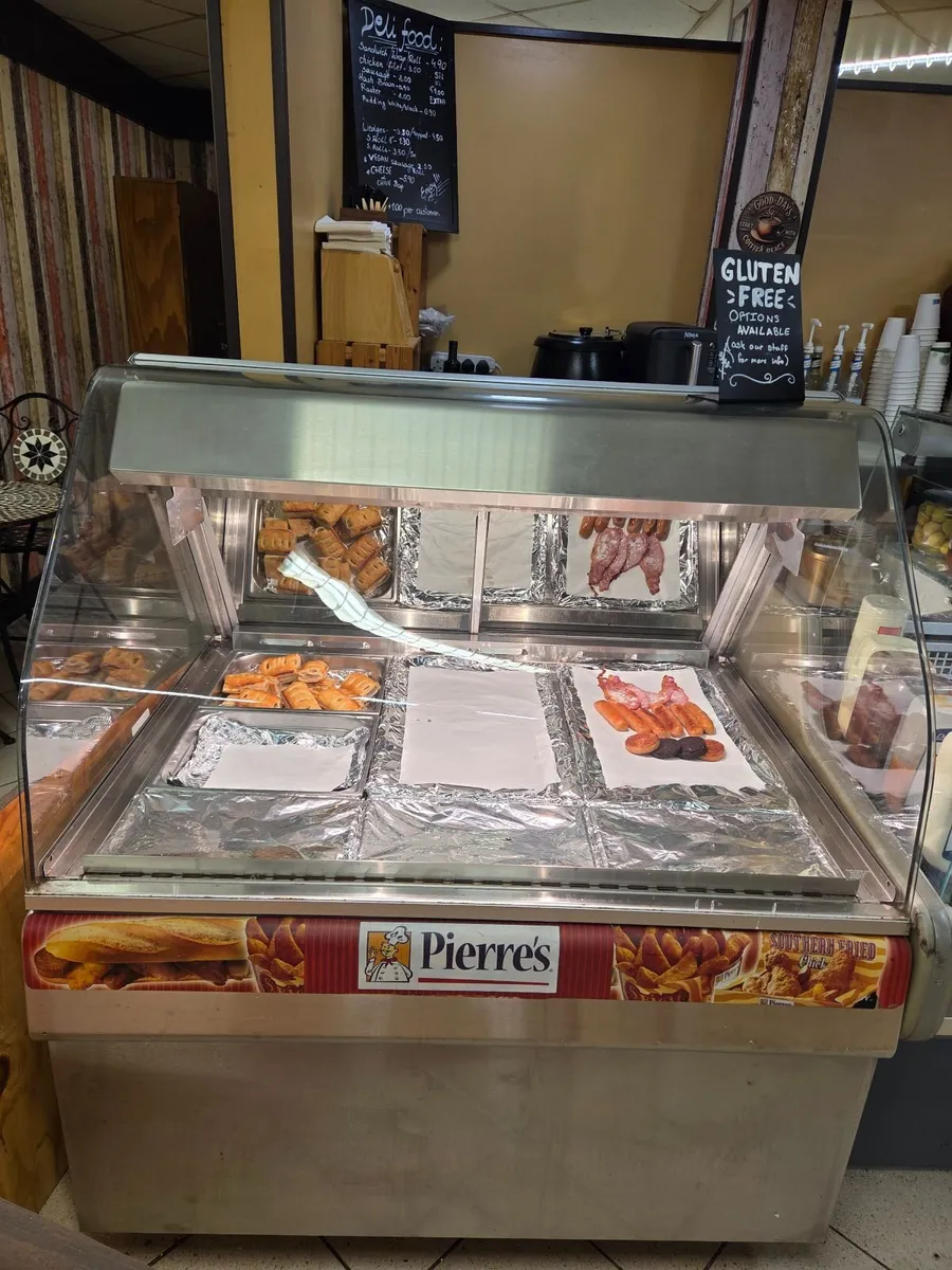 Hot deli counter - Image 2