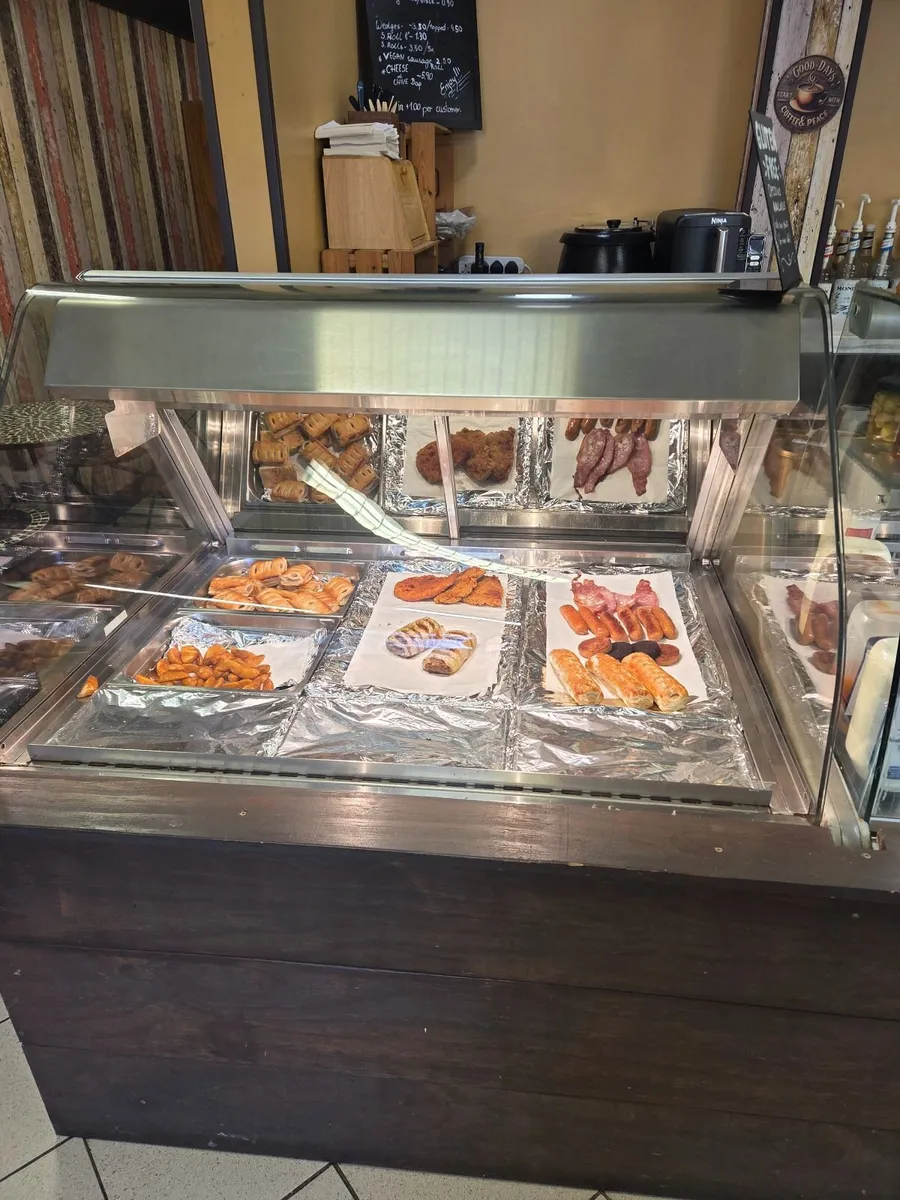 Hot deli counter - Image 4