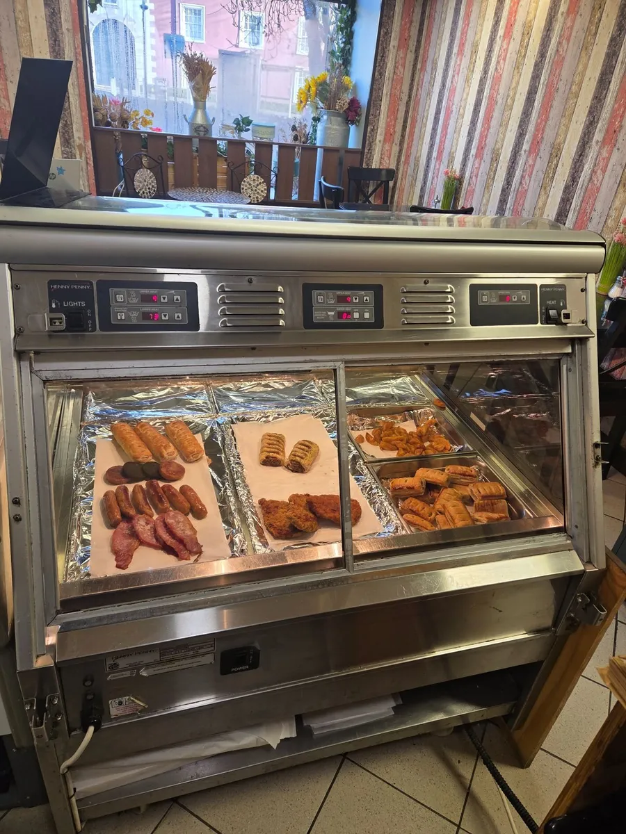 Hot deli counter - Image 3