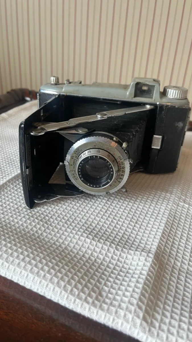 Vintage camera - Image 1