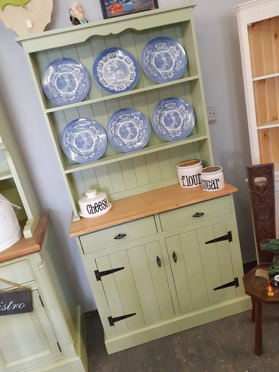 Kitchen dresser, pine workshop - Image 1