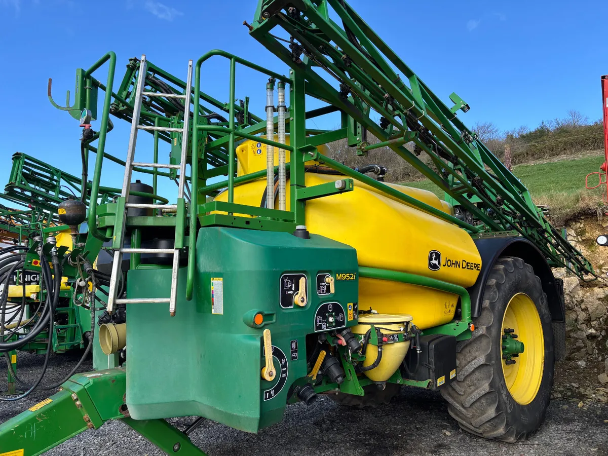 John Deere M952i  Trailed Sprayer - Image 2
