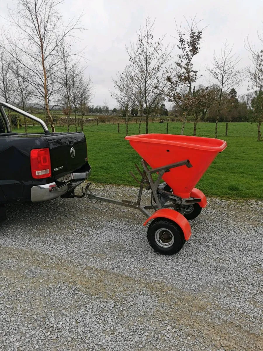 Fertiliser spreader - Image 4