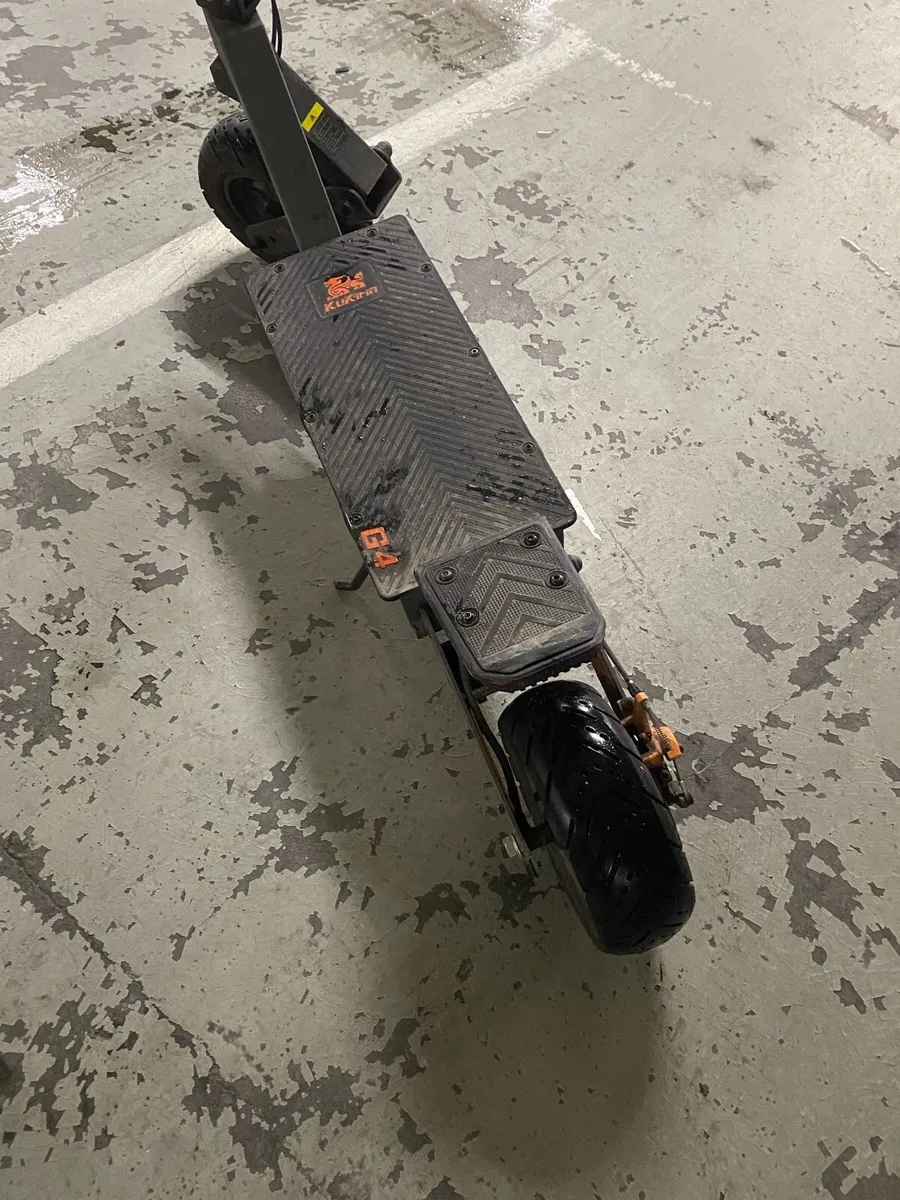 G4 electric scooter - Image 3