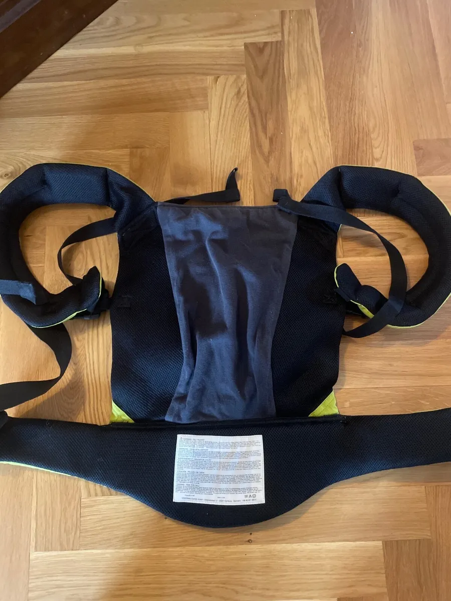 Ergobaby carrier - Image 3
