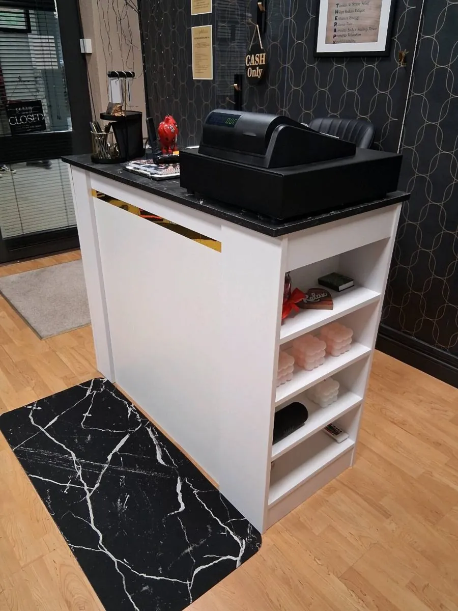 Cash register, reception desk - Image 1