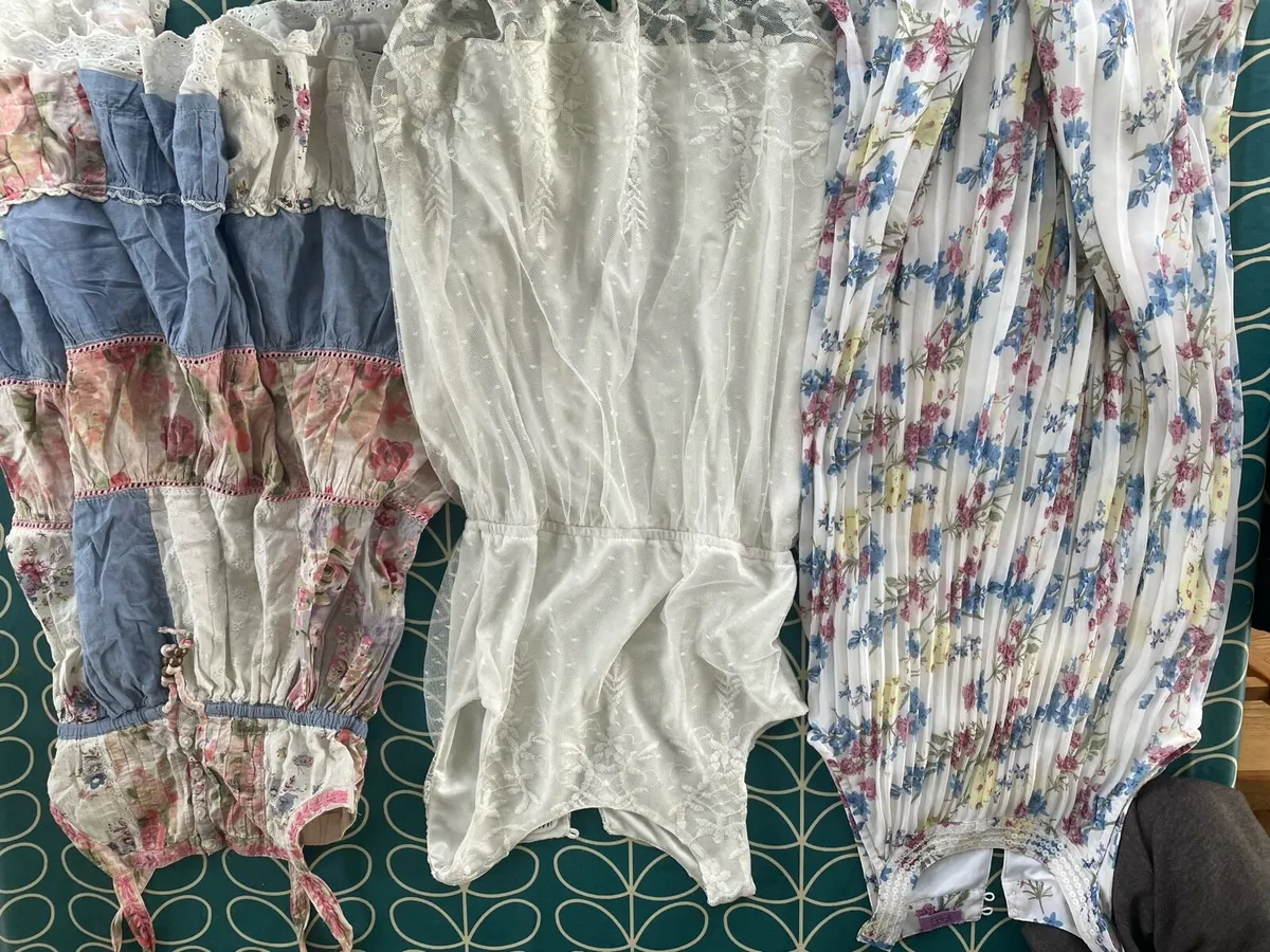 Girls clothes age 7-8 - Image 4