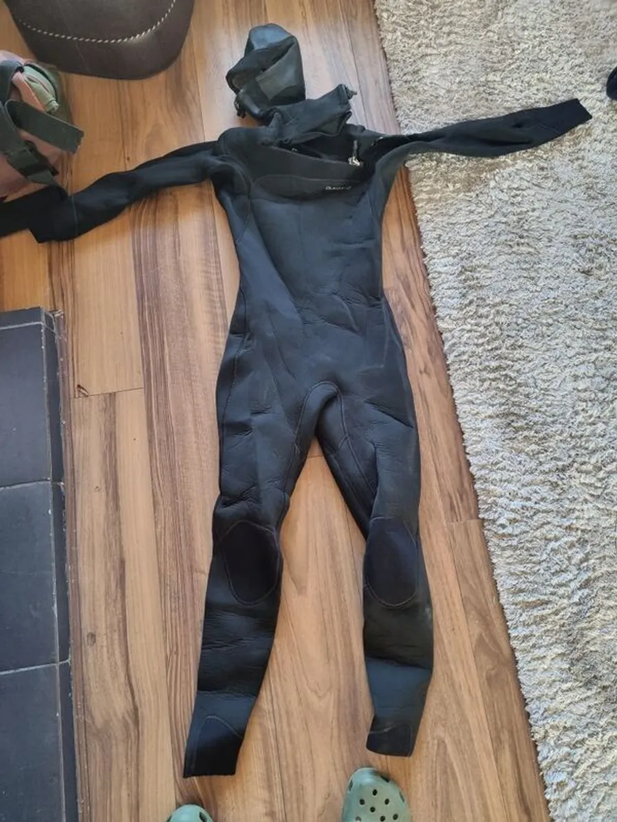 Surfing 5/4mm wetsuit. Neoprene with hood. - Image 1