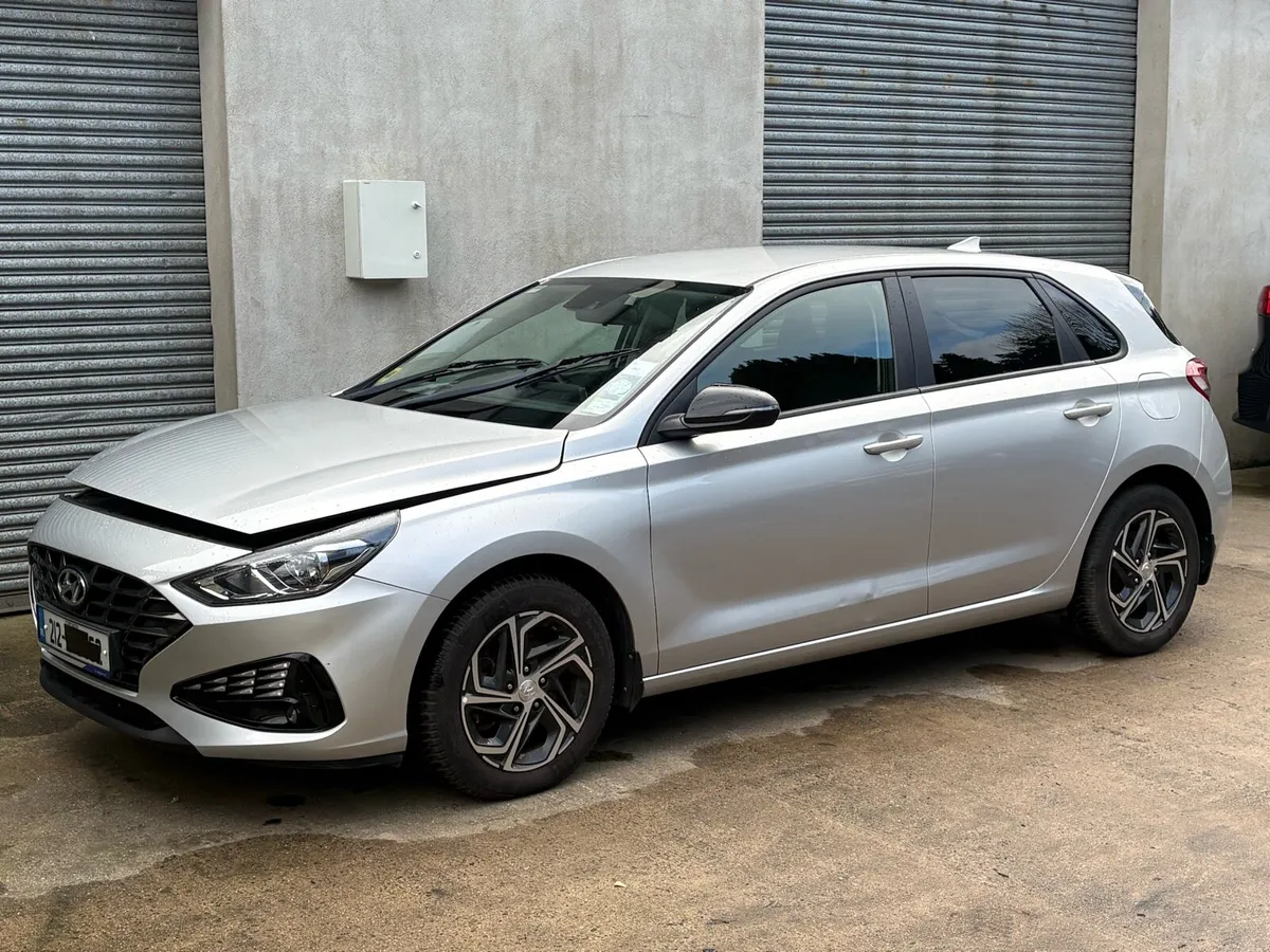 212 HYUNDI I30 DELUXE - Image 1