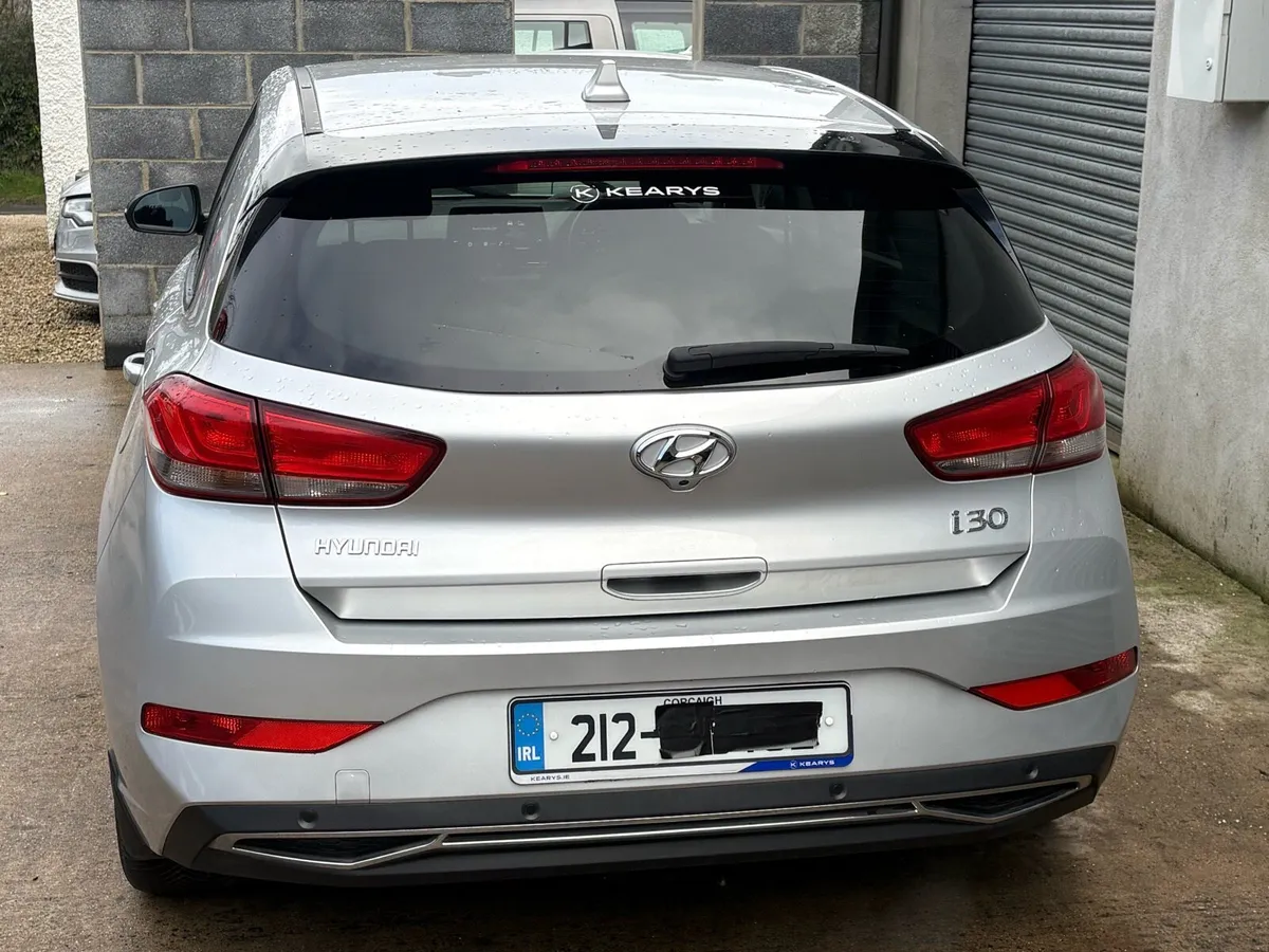 212 HYUNDI I30 DELUXE - Image 3