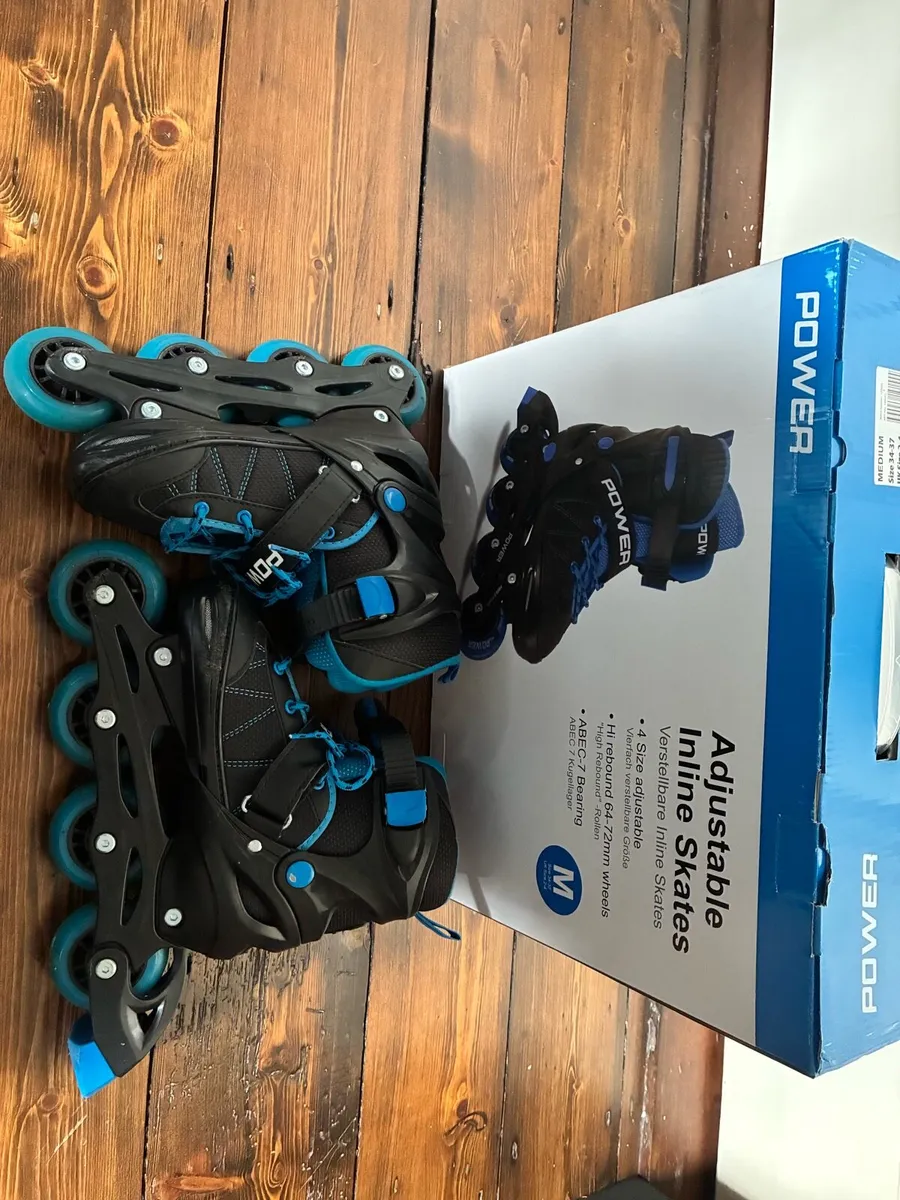 Rollerblades - adjustable size 2-4 - Image 2